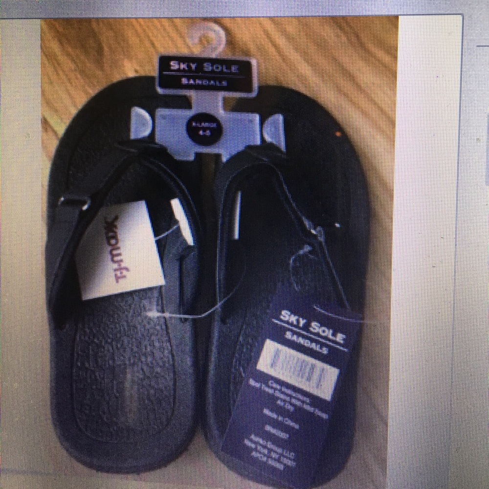 Boys Sky Sole sandal size XL. 4/5 black NWT